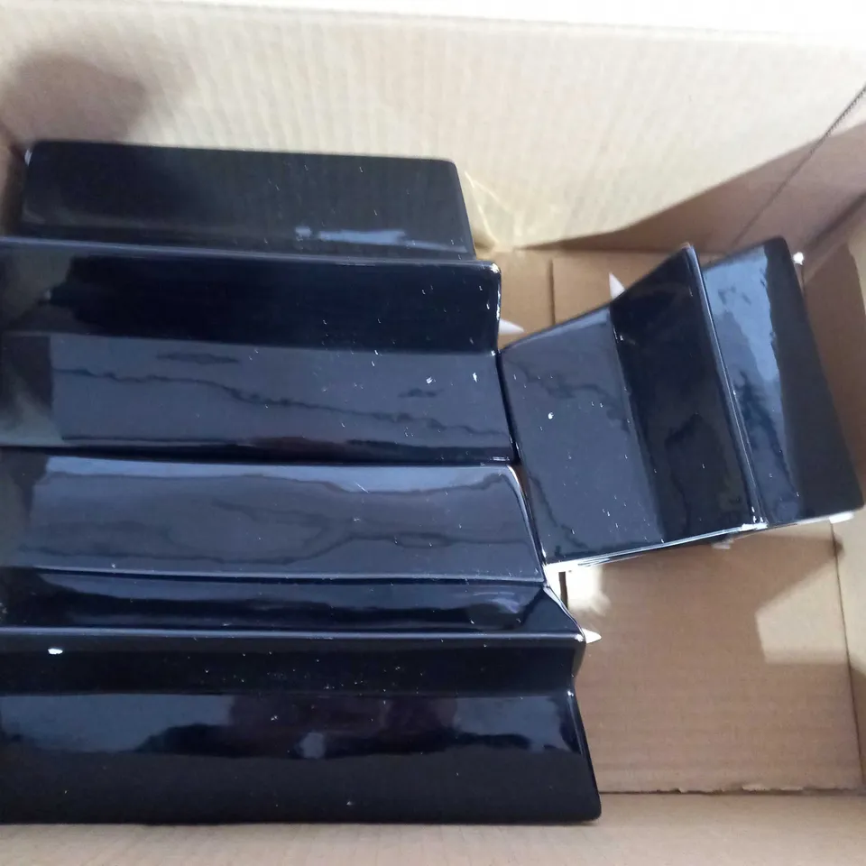 3 BLACK ELECTRIC CANDLES 