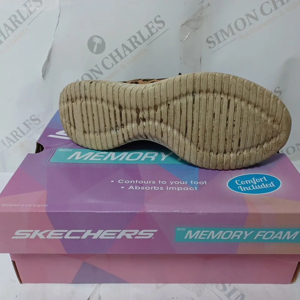 SKECHERS ULTRA FLEX SAFARI TOUR LEOPARD DECO SLIP ON TRAINERS - UK 6