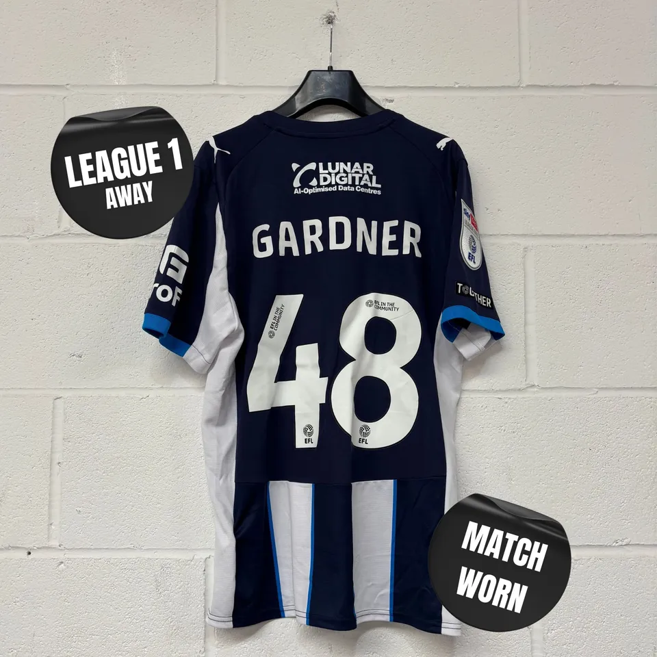 STOCKPORT COUNTY F.C LEAGUE ONE MATCH WORN AWAY SHIRT IN BLUE/WHITE - EU M / CHE GARDNER #48