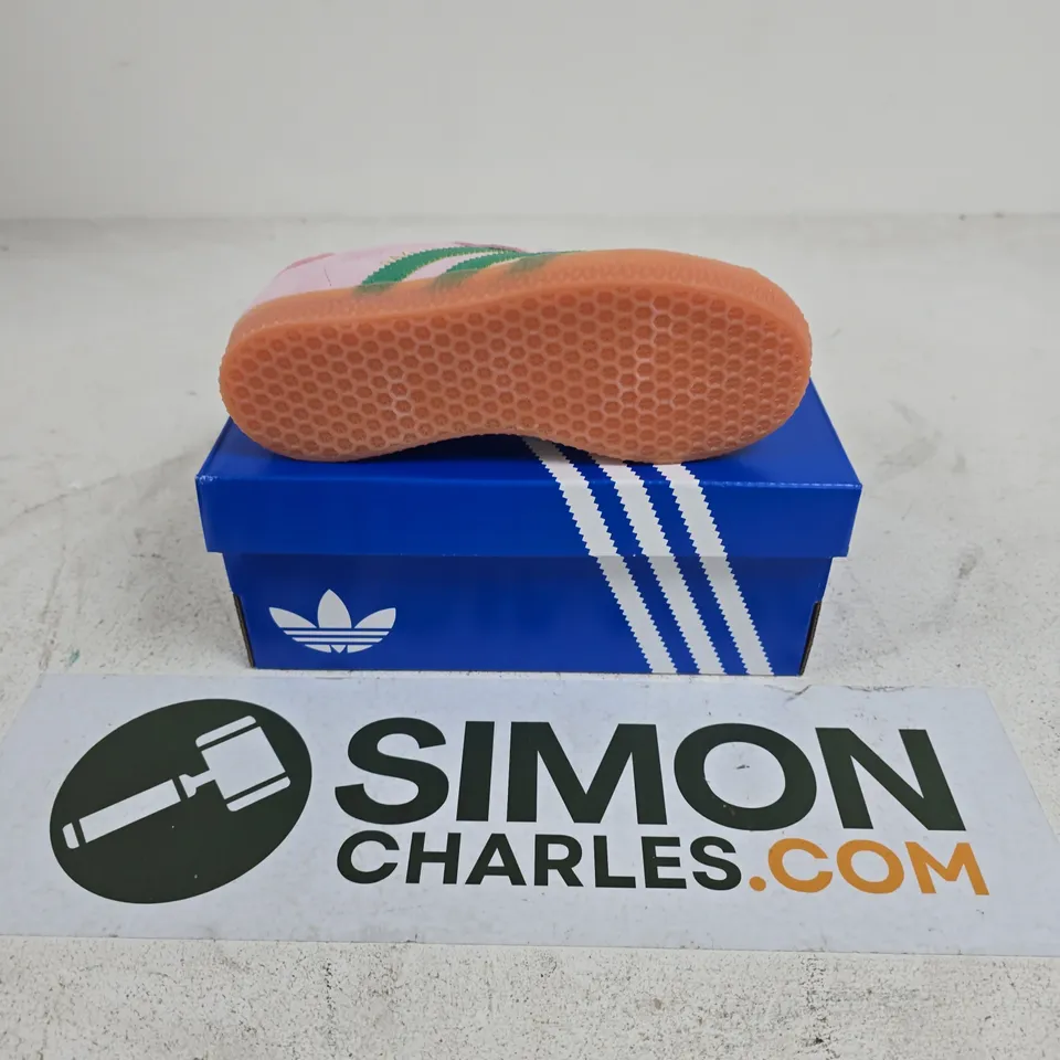 BOXED PAIR OF ADIDAS CHILDRENS GAZELLE TRAINERS IN PINK - UK12K