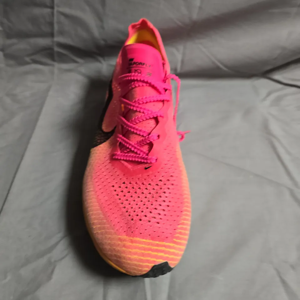 UNBOXED PAIR OF NIKE VAPORFLY  3 MENS ROAD RACING TRAINERS - UK SIZE UNSPECIFIED