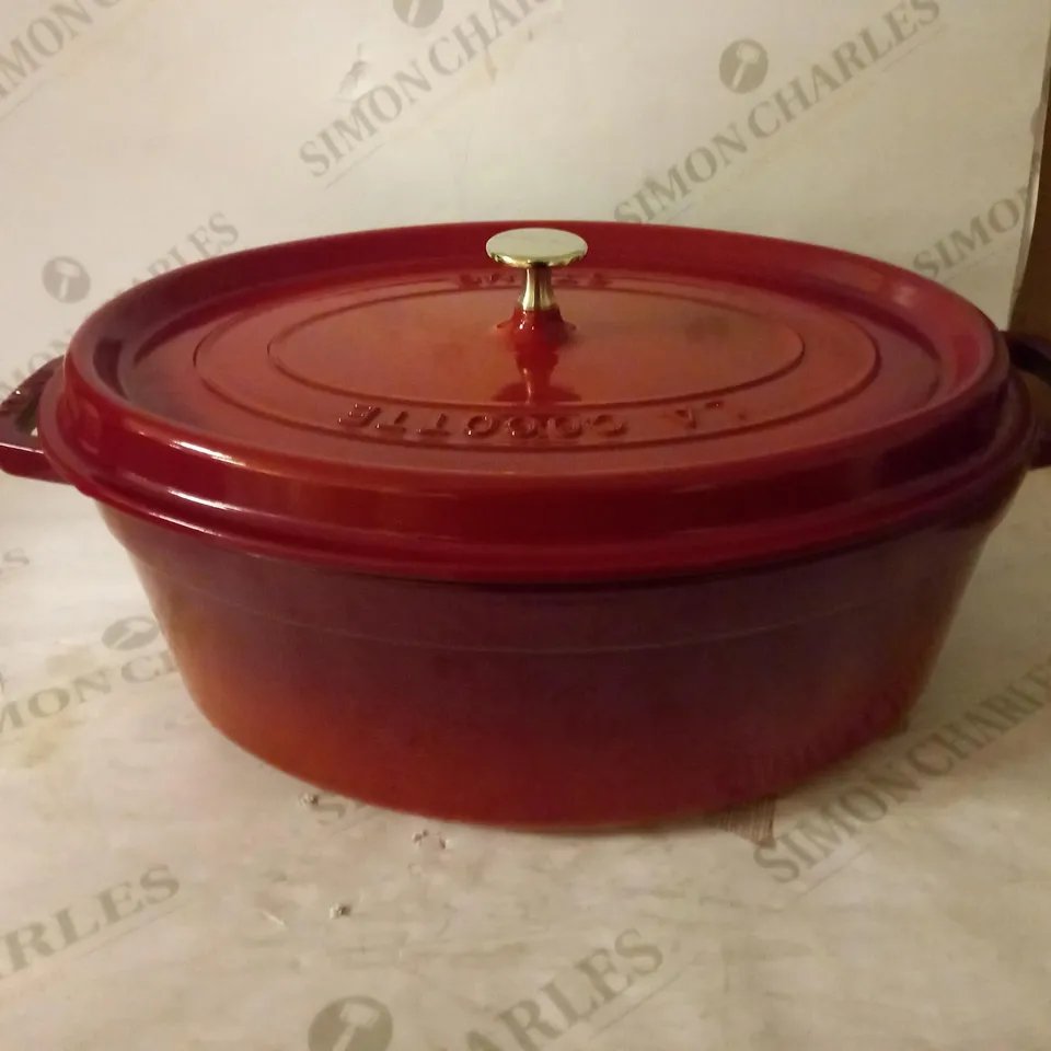 STAUB CAST IRON ROASTER/COCOTTE