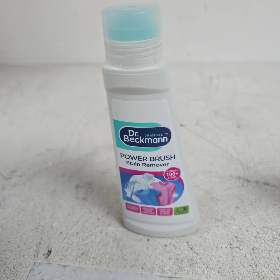 APPROXIMATELY 12 ASSORTED HOUSEHOLD LIQUIDS INCLUDING SOFOLOGY FABRIC CLEANER AND DR BECKMANN STAIN REMOVER