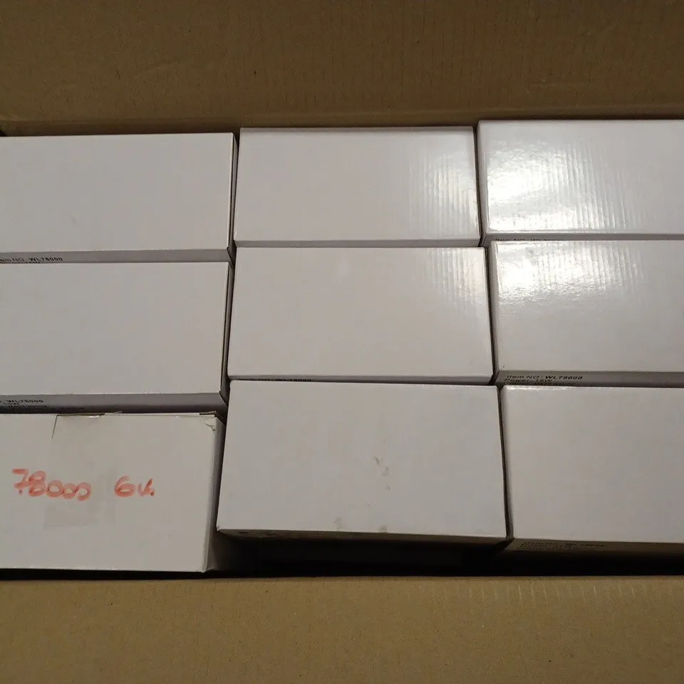 LOT OF APPROXIMATELY 18 BRAND NEW 15W 6K LED ROUND DOWNLIGHTS IN WHITE (WL78000)
