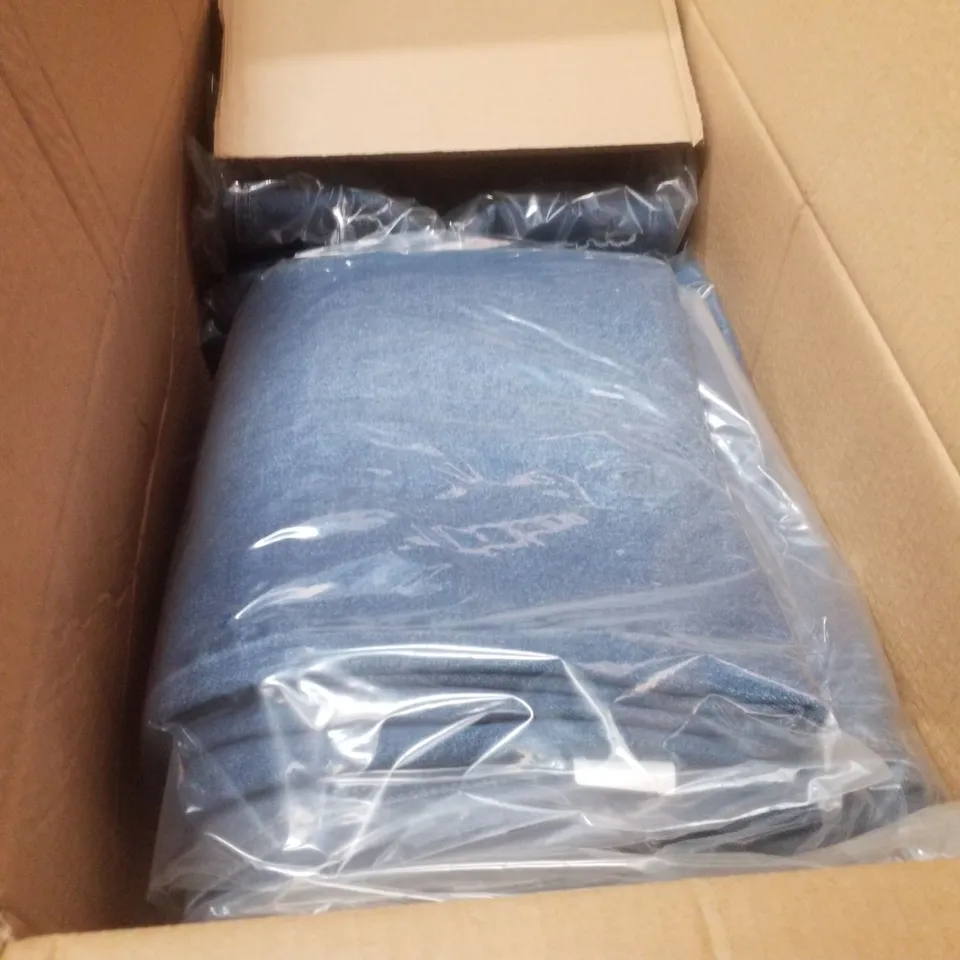 BOX CONTAINING APPROXIMATELY 13 BRAND NEW SIMPLY BE MID BLUE PLEAT DETAIL WIDE LEG JEANS - SIZE 20L