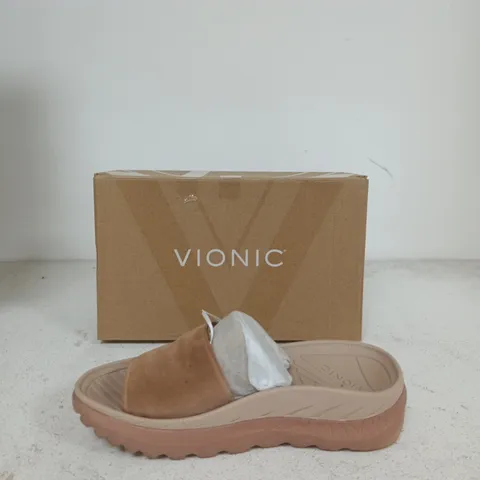 VIONIC WOMEN'S TAN SLIP-ON SANDAL – BOXED SIZE 7
