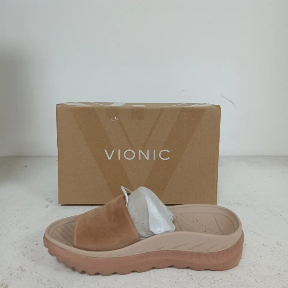 VIONIC WOMEN'S TAN SLIP-ON SANDAL – BOXED SIZE 7