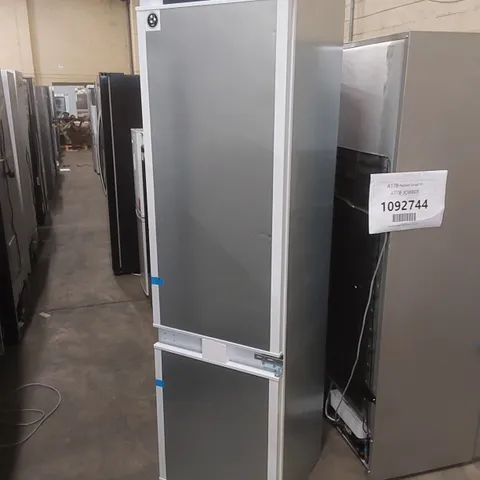 HOOVER HOBT5519EWK-1 INTEGRATED 70/30 TOTAL NO FROST FRIDGE FREEZER 281L TOTAL CAPACITY WHITE - UNPROCESSED RAW RETURN