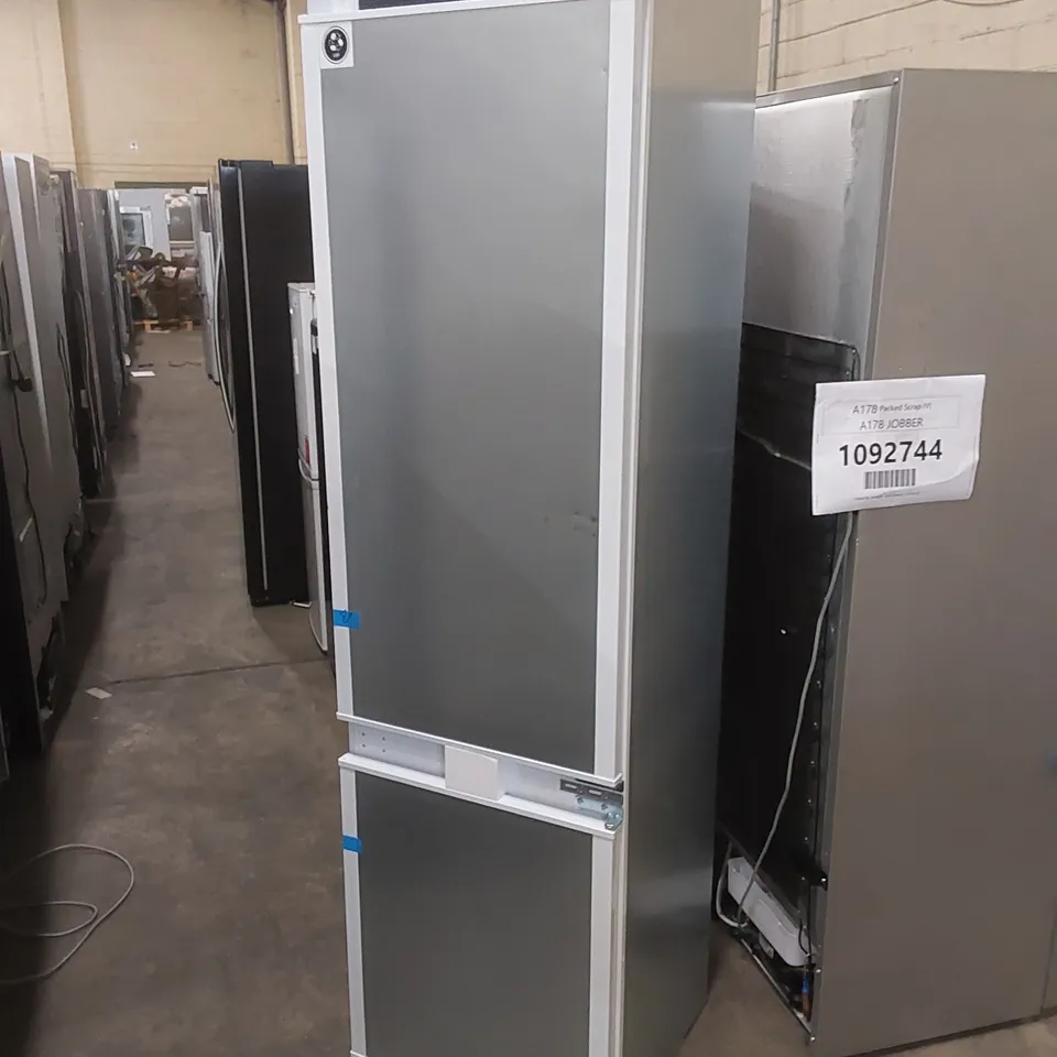 HOOVER HOBT5519EWK-1 INTEGRATED 70/30 TOTAL NO FROST FRIDGE FREEZER 281L TOTAL CAPACITY WHITE - UNPROCESSED RAW RETURN