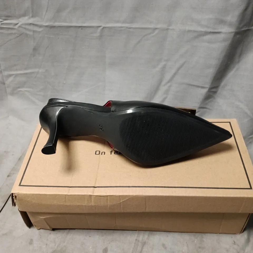 ON FEET AND IN LOVE BRANDED WOMEN'S BLACK LEATHER SLINGBACK HEELS WITH GOLD BUCKLE – SIZE 39