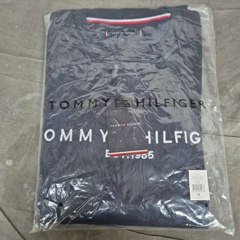 BAGGED TOMMY HILFIGER LOGO SWEATSHIRT IN NAVY - SMALL