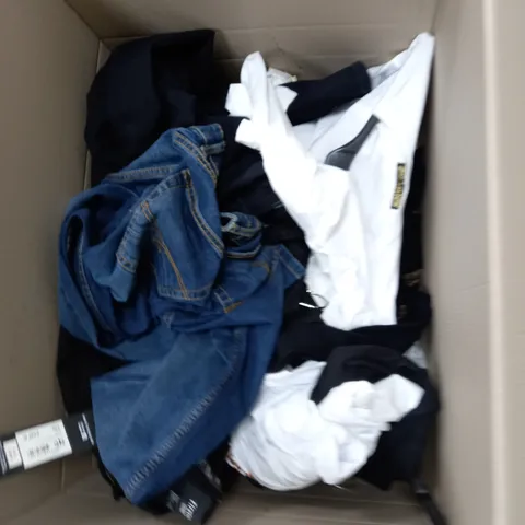BOX OF ASSORTED CLOTHES APPROXIMATELY 13 TO INCLUDE JEANS, JUMPERS, T-SHIRTS ETC