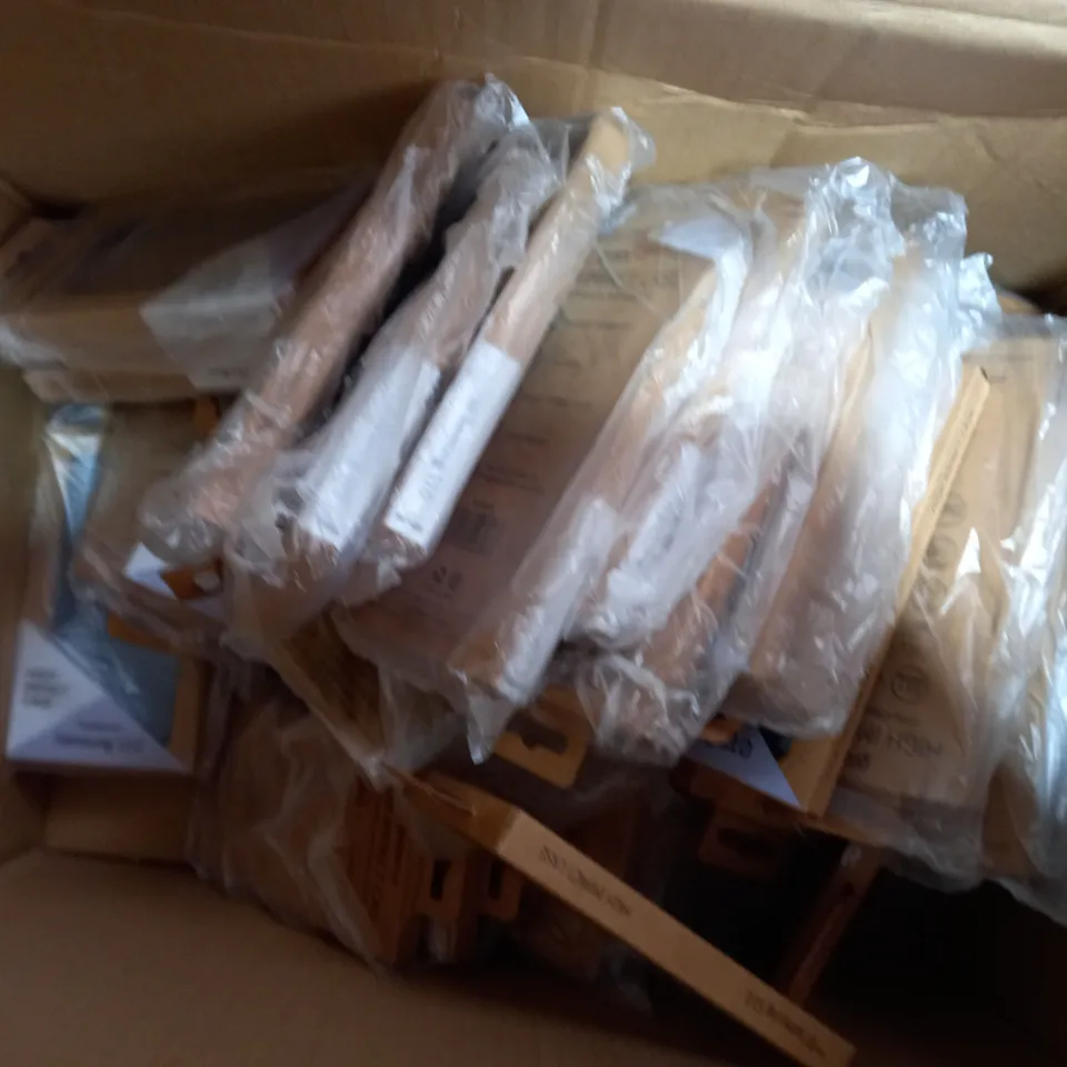 APPROXIMATELY 60 BRAND NEW BOXED AND SEALED GROOV-E HARDSHELL HIGH IMPACT CASE SPACE GREY GV-MP071 COMPATIBLE WITH SAMSUNG S10 INCLUDES SHOCKPROOF PROTECTION, SCRATCH PROTECTION, 4FT DROP-TESTED ETC.