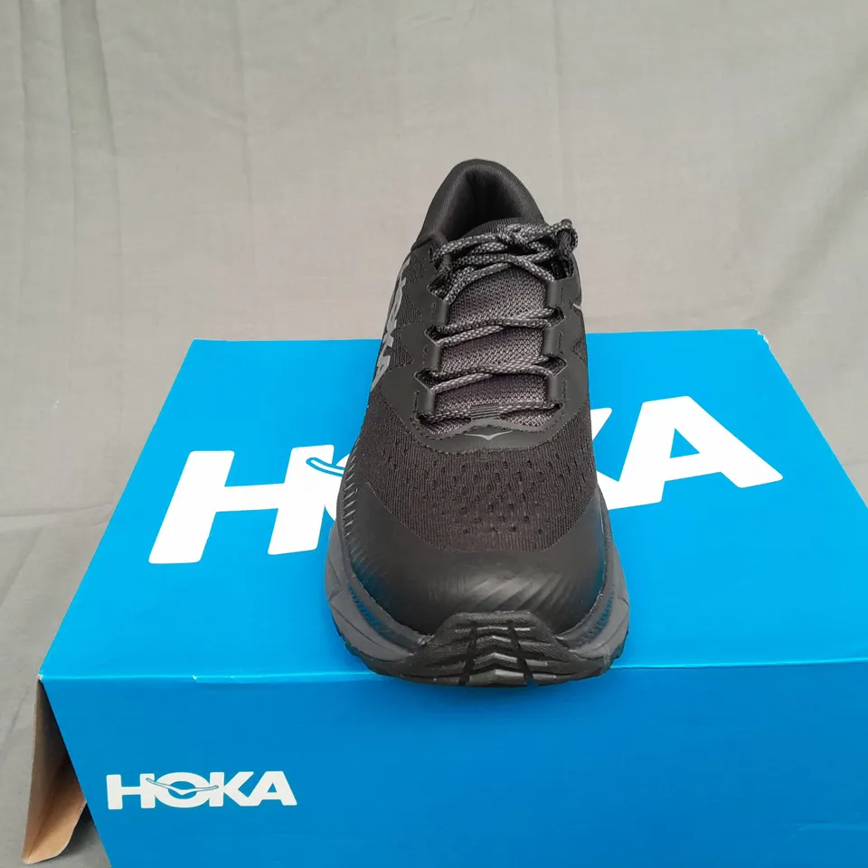 BOXED PAIR OF HOKA SKYLINE FLOAT X BLACK UK 8 