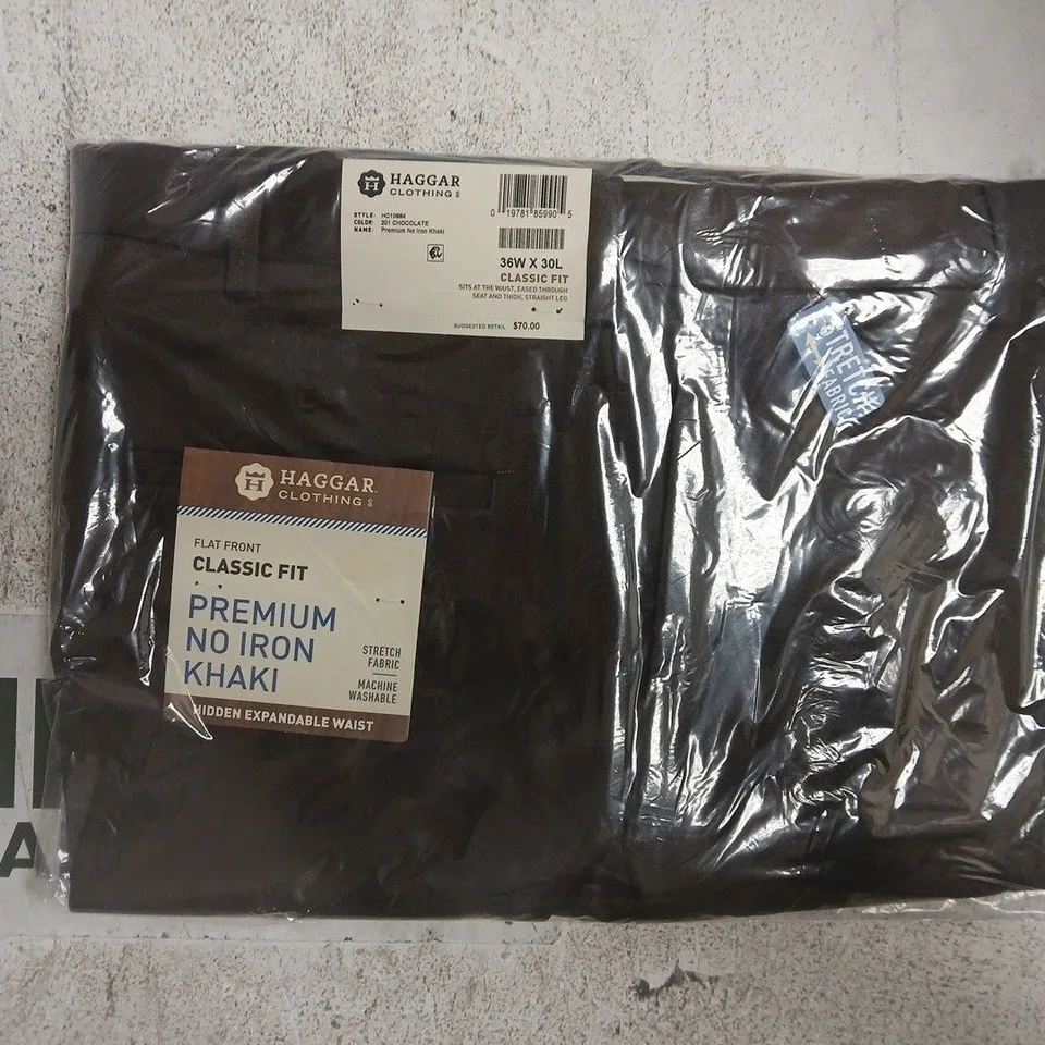 BAGGED HAGGAR FLAT FRONT CLASSIC FIT TROUSERS IN HOT CHOCOLATE SIZE 36/30