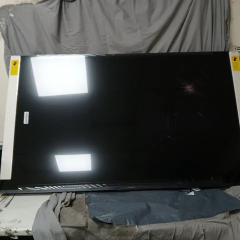 HISENSE 55'' MINI LED 4K UHD 55U8QTUK SCREEN DAMAGED BOXED