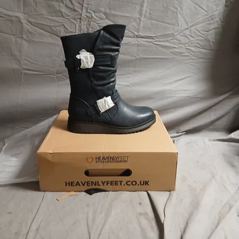 HEAVENLY FEET WOMEN'S BLACK KNEE-HIGH BOOTS