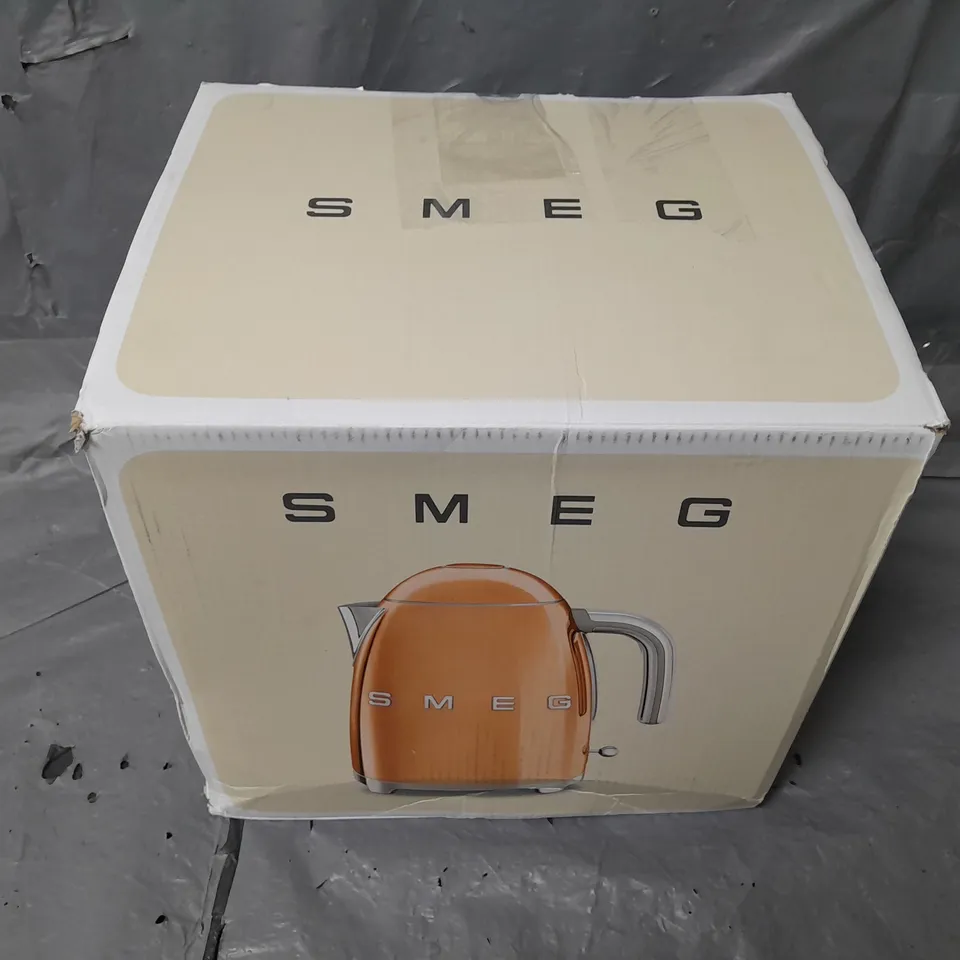 BOXED SMEG EEJB269 KETTLE & 2 SLICE TOASTER, ROSE GOLD