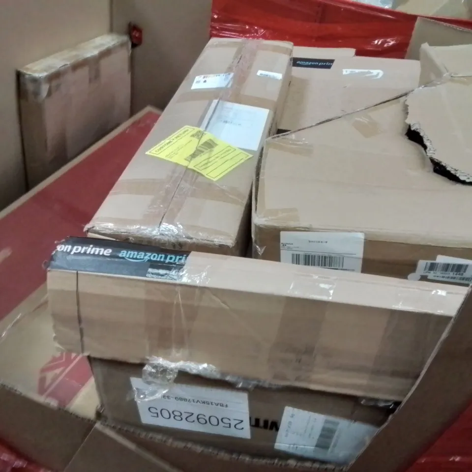 PALLET OF ASSORTED HOUSEHOLD GOODS AND PRODUCTS TO INCLUDE;TRAMPOLINE,SUITCASE,STREAMER