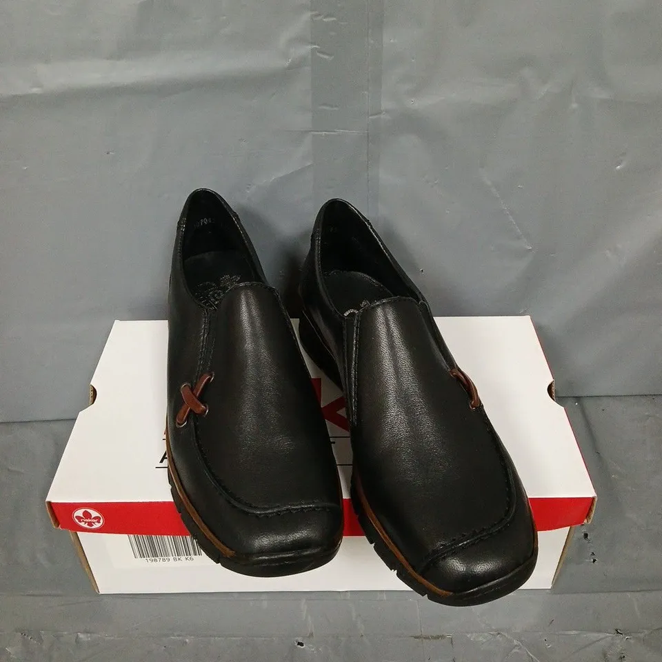 RIEKER WEDGE SHOE IN BLACK SIZE 6