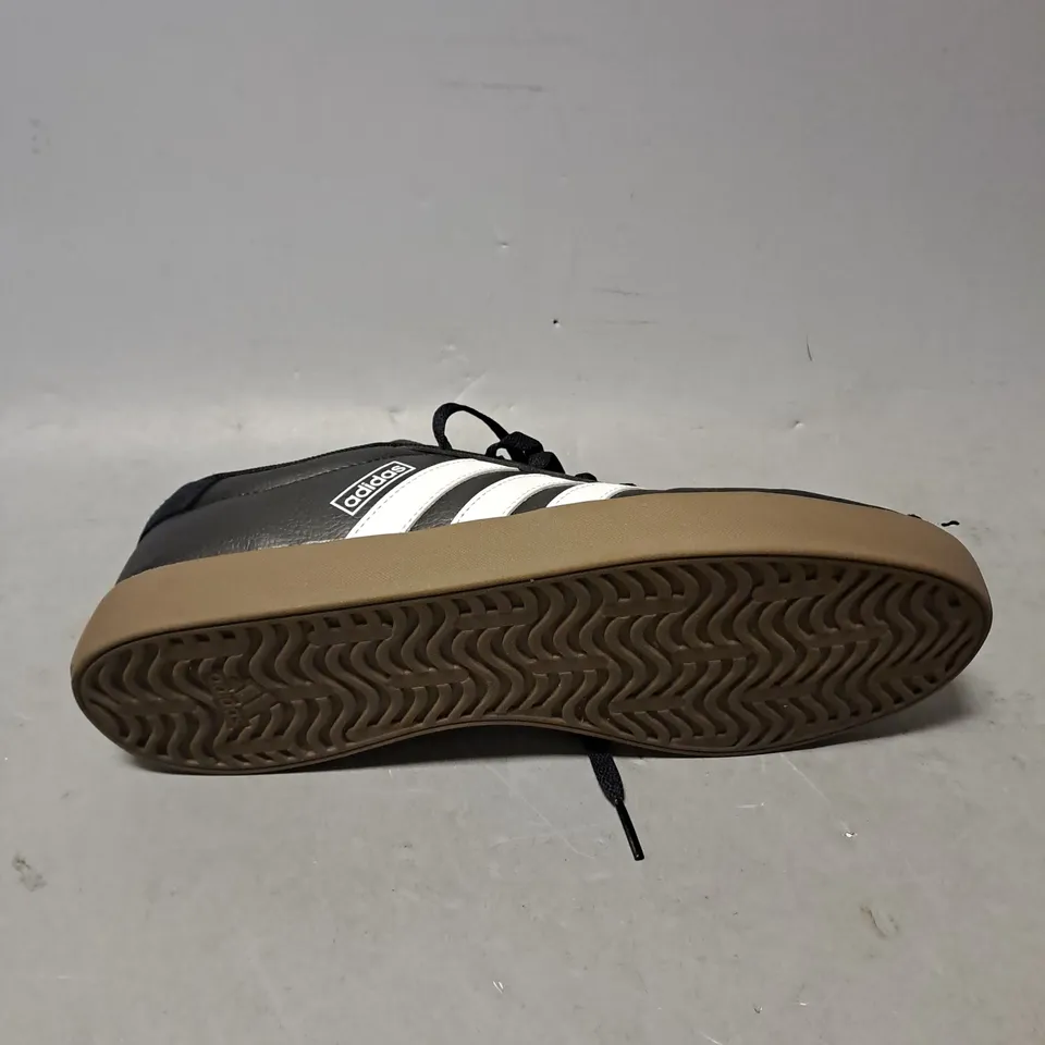 PAIR OF ADIDAS VL COURT 3.0 SHOES IN BLACK/BROWN SIZE 9