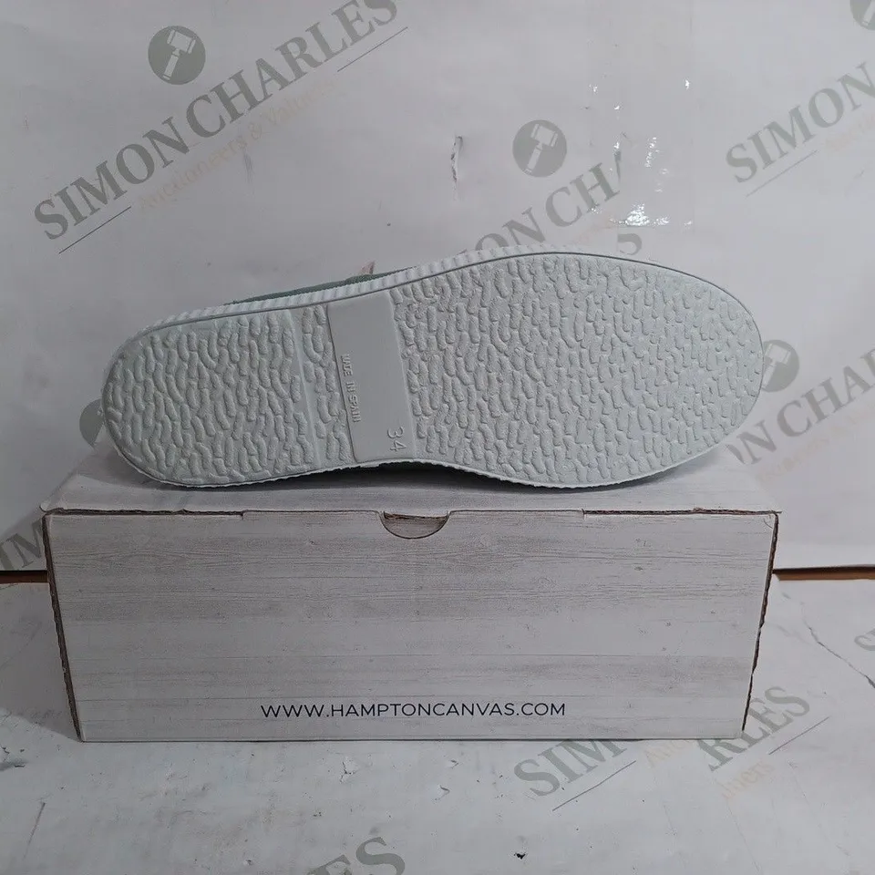 HAMPTON CANVAS PLUM WITH WHITE TOE CAP IN OLIVE - EU 34