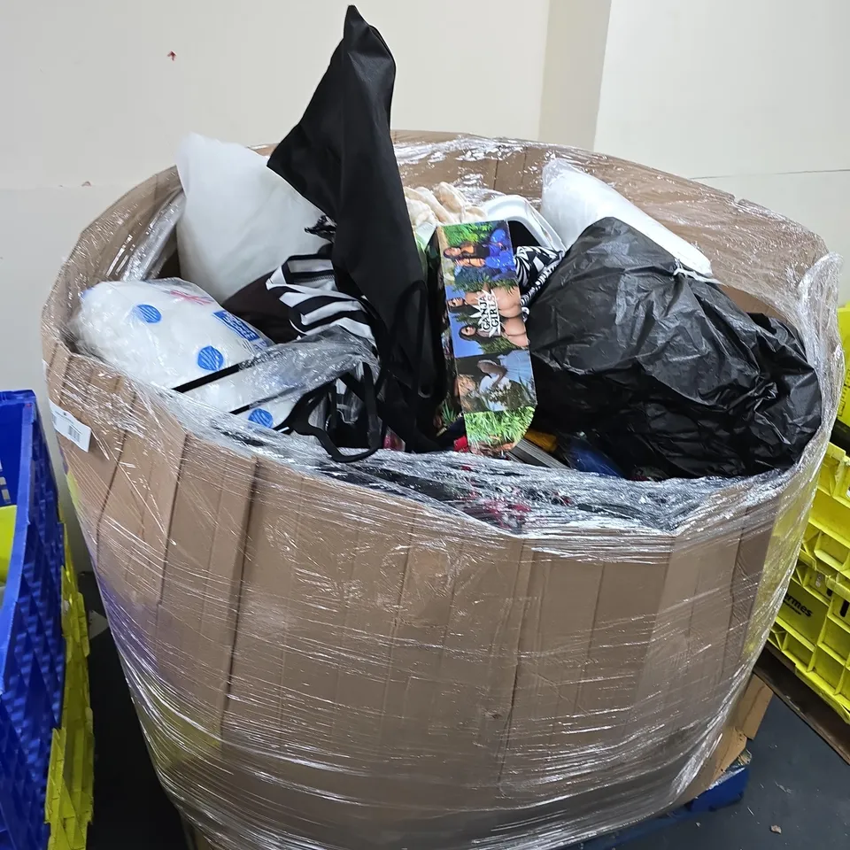 PALLET OF APPROX 100 ASSORTED ITEMS TO INCLUDE CLOTHING , SHOES AND BOOKS 