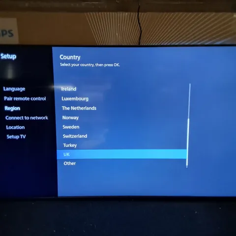 PHILIPS 65" AMBILIGHT 4K UHD MINI LED SMART TV - 65PML9009