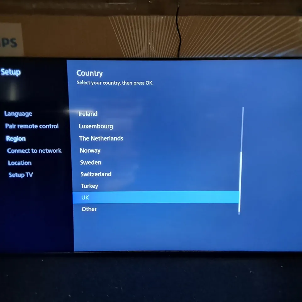 PHILIPS 65" AMBILIGHT 4K UHD MINI LED SMART TV - 65PML9009