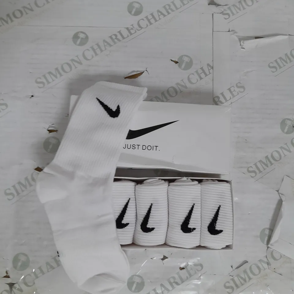 NIKE PACK OF 5 CREW SOCKS IN WHITE SIZE UNSPECIFIED