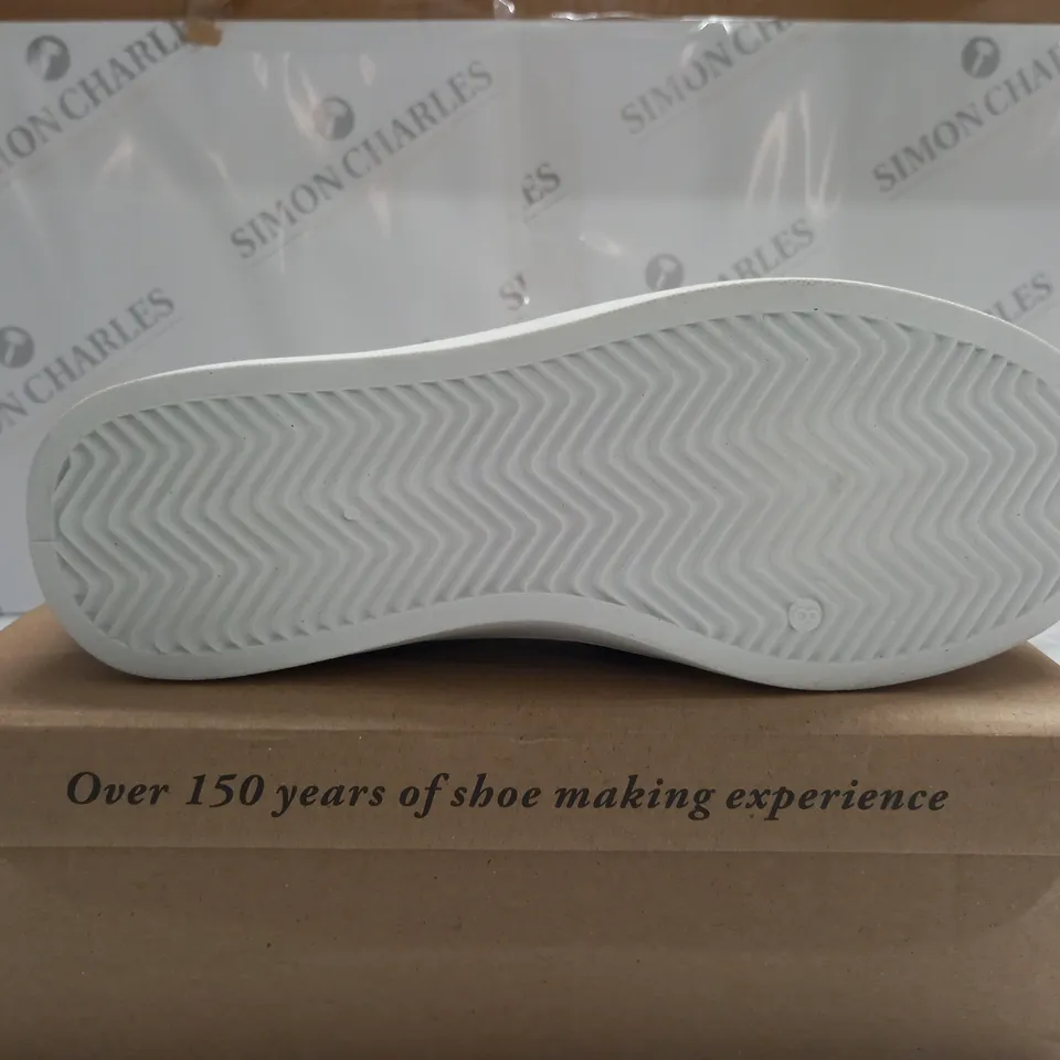 BOXED CUSHION WALK SLIP ON PUMPS IN BLACK - SIZE 8