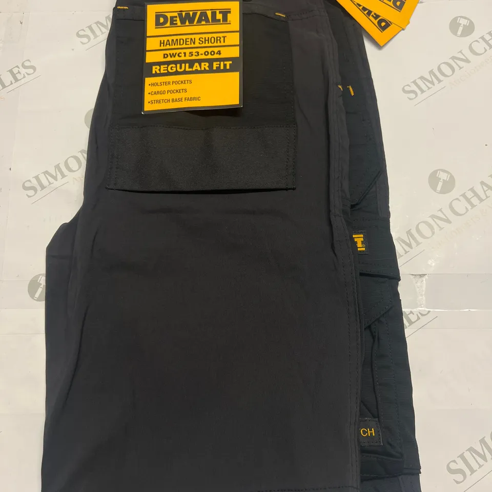 DEWALT HAMDEN UTILITY SHORTS IN BLACK SIZE 32
