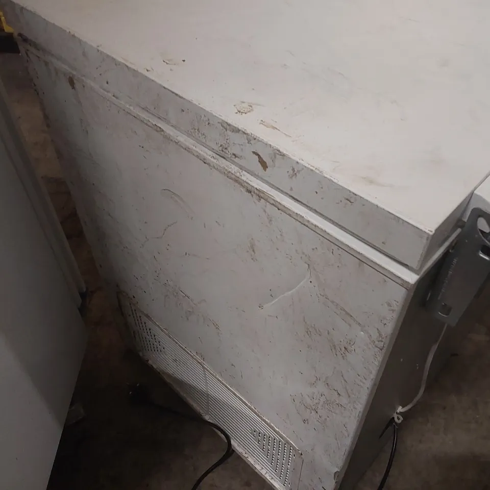 VESTFROST COMMERCIAL CHEST FREEZER SZ362C