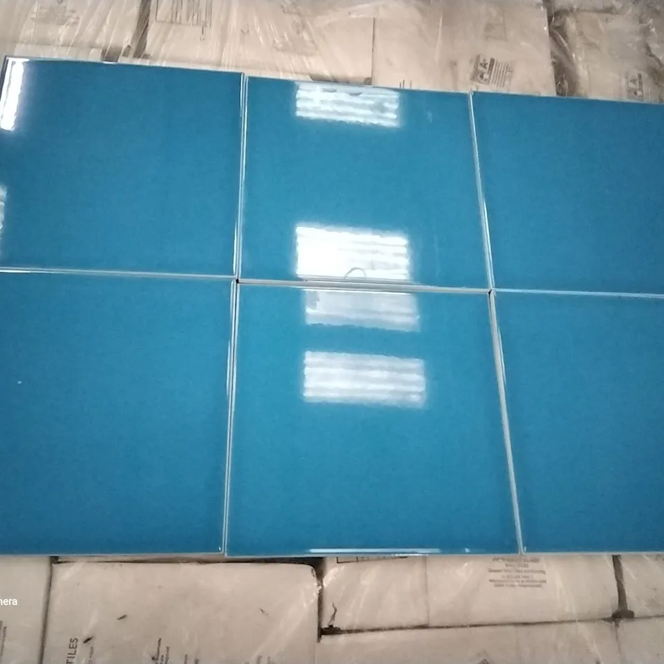 PALLET OF 96 BOXES OF 25 BRAND NEW BRIL BLUE CYCLADS ASTUCE 20x20cm TILES - EACH PACK COVERS APPROXIMATELY 1M² (TOTAL APPROX. 96 Sq.Metres)