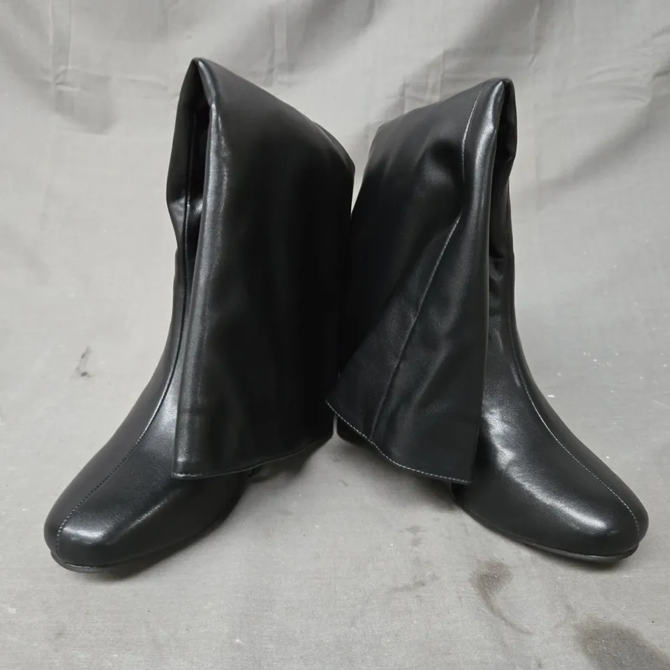 BOXED PAIR OF UNBRANDED BLOCK HEEL KNEE-HIGH BOOTS IN BLACK EU SIZE 36