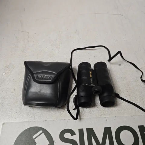 NIKON TRAVELITE IV BINOCULARS WITH CASE