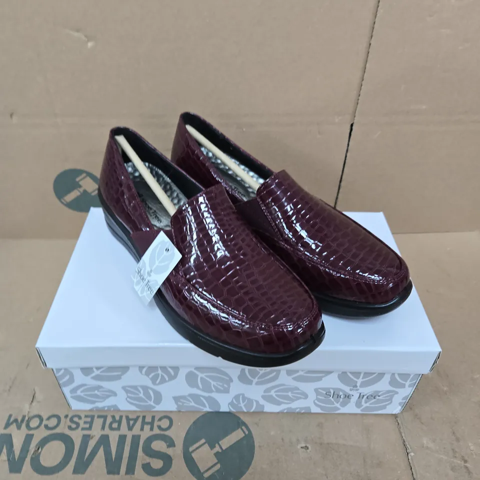 SHOE TREE COMFORT AGATHA BURGUNDY LEATHER LOAFERS - UK 5 