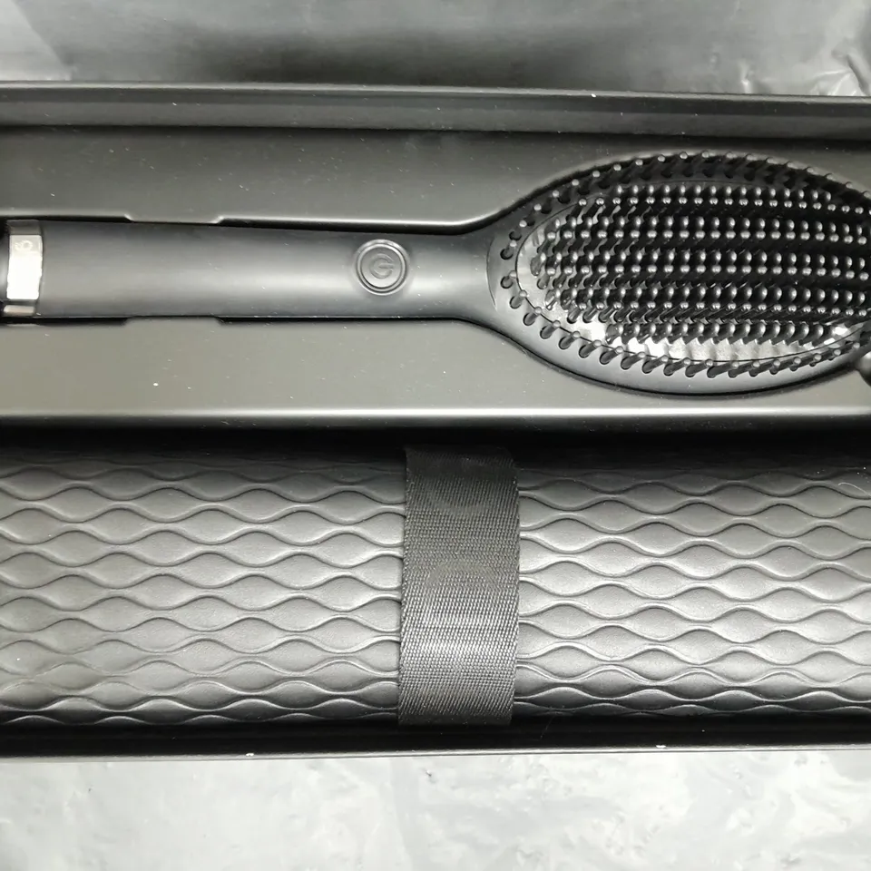 GHD GLIDE GIFT SET - HOT BRUSH