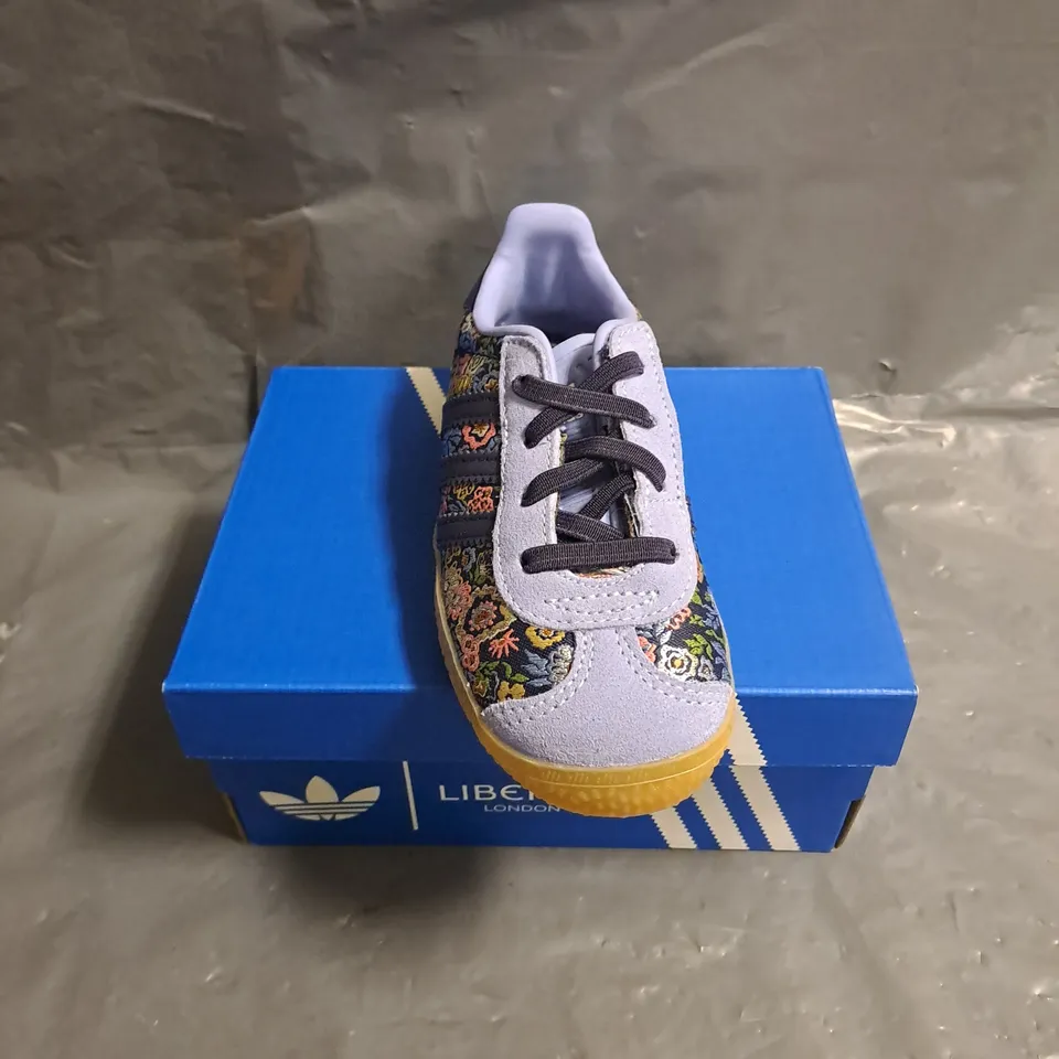 BOXED PAIR OF ADIDAS KIDS X LIBERTY LONDON GAZELLE SHOES IN PURPLE MULTI SIZE 8.5K