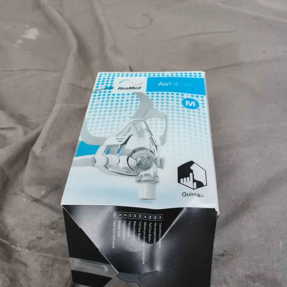 BOX OF APPROXIMATELY 15 ASSORTED HOUSEHOLD ITEMS INCLUDING AIRFIT MASK , PAIR OF COTTON PILLOW CASES AND FLOWER MARKET POSTER 