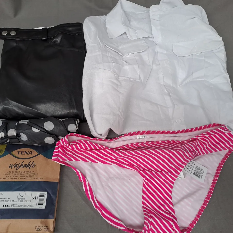 BOX OF APPROXIMATELY 20 ASSORTED CLOTHING & FASHION ITEMS IN VARIOUS STYLES AND SIZES TO INCLUDE TROUSERS, SHIRTS, ETC - COLLECTION ONLY