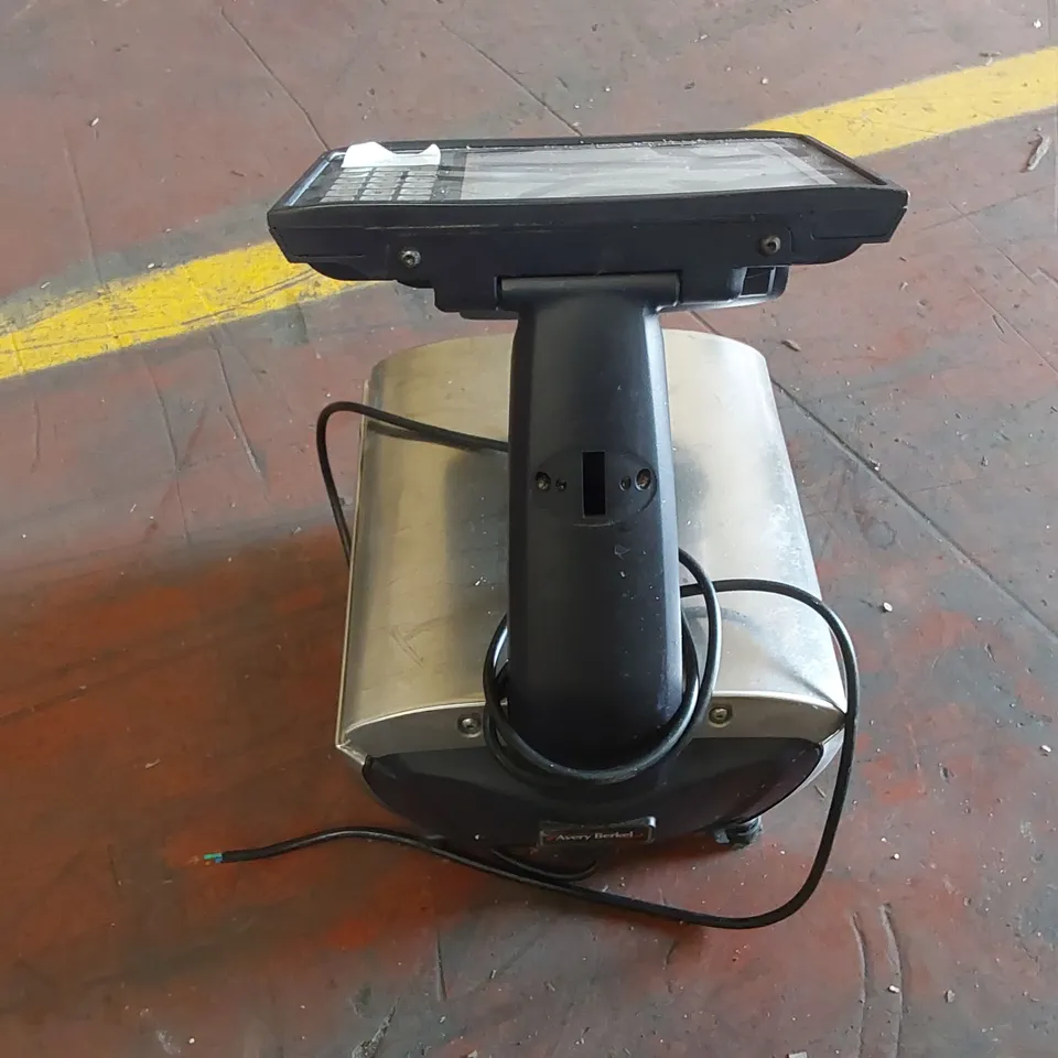 AVERY BERKEL XTS 600 LABEL & RECEIPT PRINTING TERMINAL AND SCALES