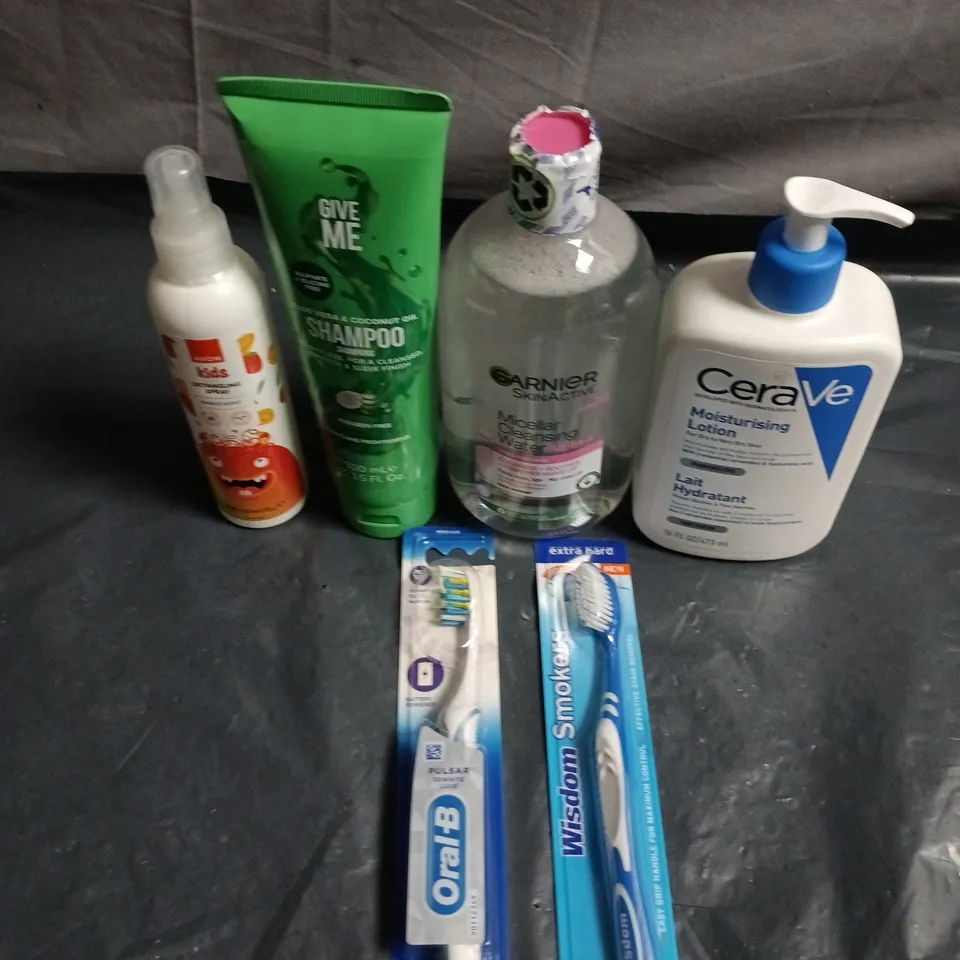 APPROXIMATELY 20 HEALTH AND BEAUTY PRODUCTS TO INCLUDE AVON KIDS DETANGLING SPRAY, GIVE ME SHAMPOO AND CERAVE MOISTURISING LOTION