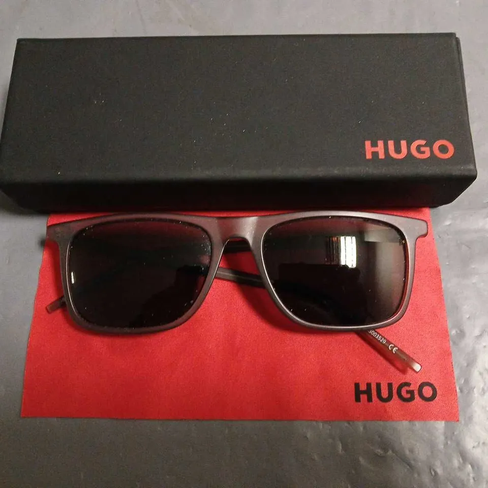 PAIR OF HUGO BOSS GLASSES