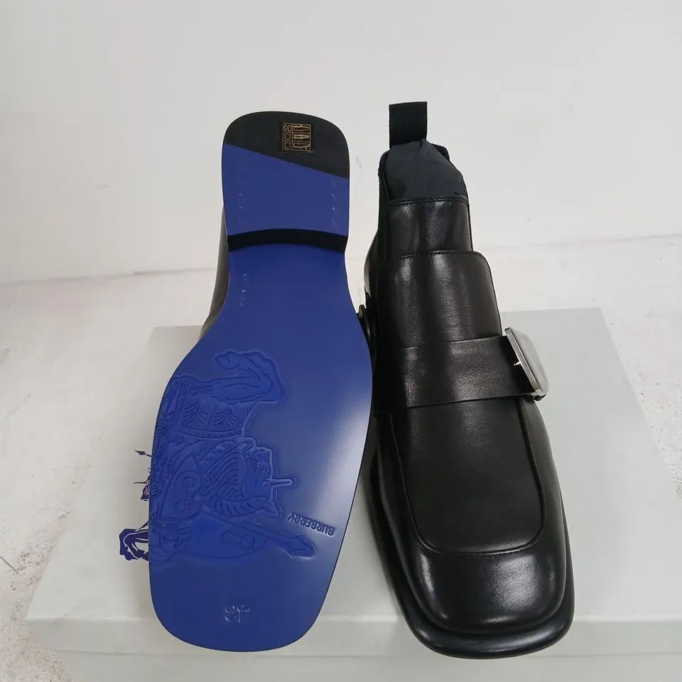 BURBERRY BLACK LEATHER BOOT ON LEATHER SOLE, UK 9 (EU 43) – DUST BAG & BOX