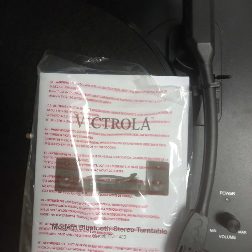 VICTROLA MODERN BLUETOOTH STEREO TURNTABLE IN BLACK