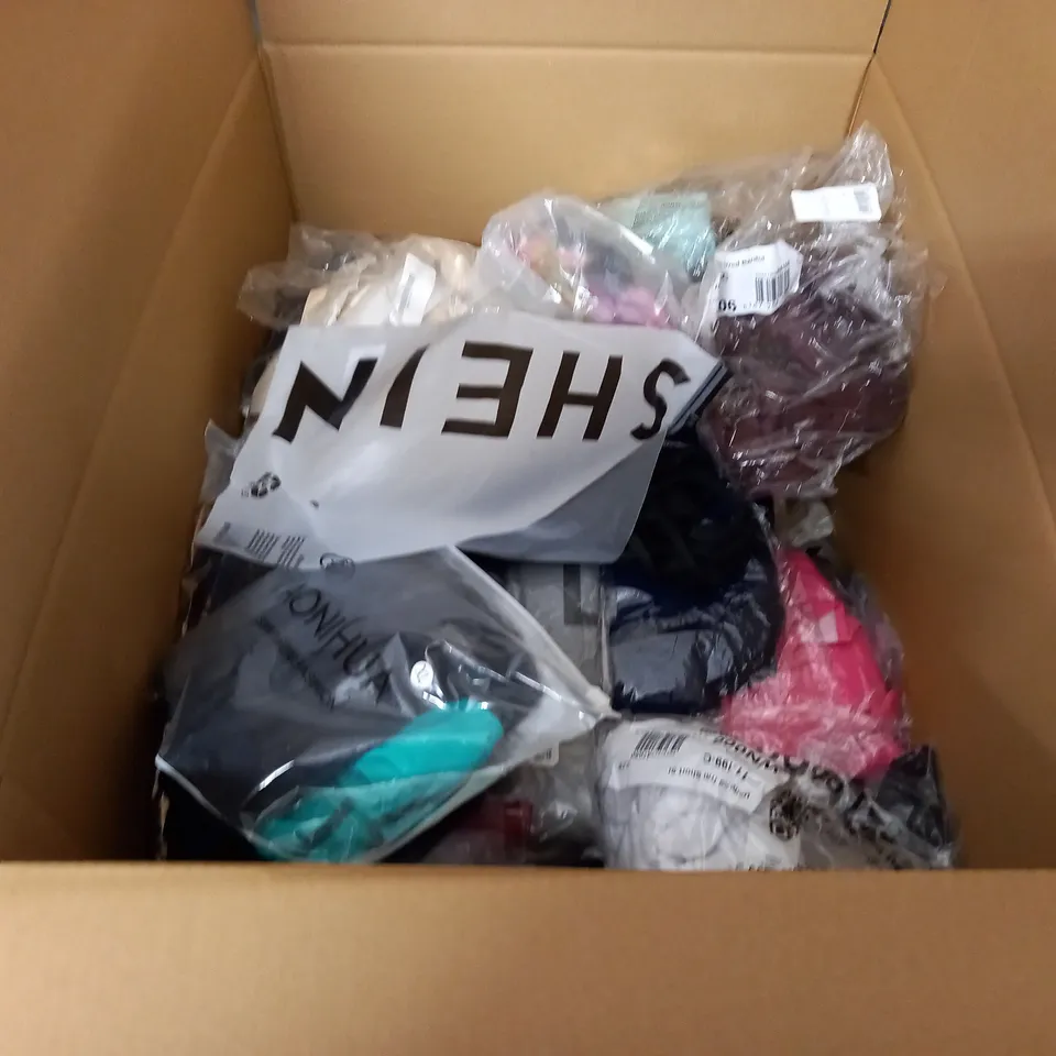 LARGE QUANTITY OF ASSORTED BAGGED CLOTHING ITEMS