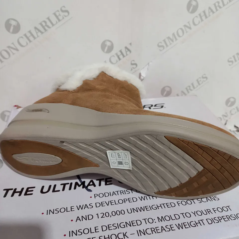 BOXED PAIR OF SKECHERS WEDGE BOOTS IN CHESTNUT SIZE 7