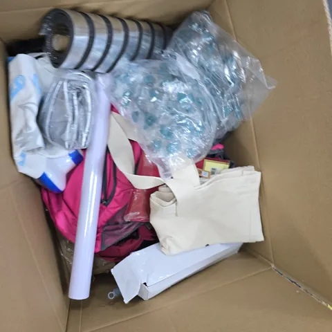 BOX OF APPROXIMATELY 15 ASSORTED ITEMS TO INCLUDE: CUTLERY HOLDER AND DRAINER