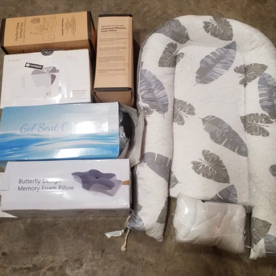 PALLET CONTAINING ASSORTED PILLOWS & CUSHIONS